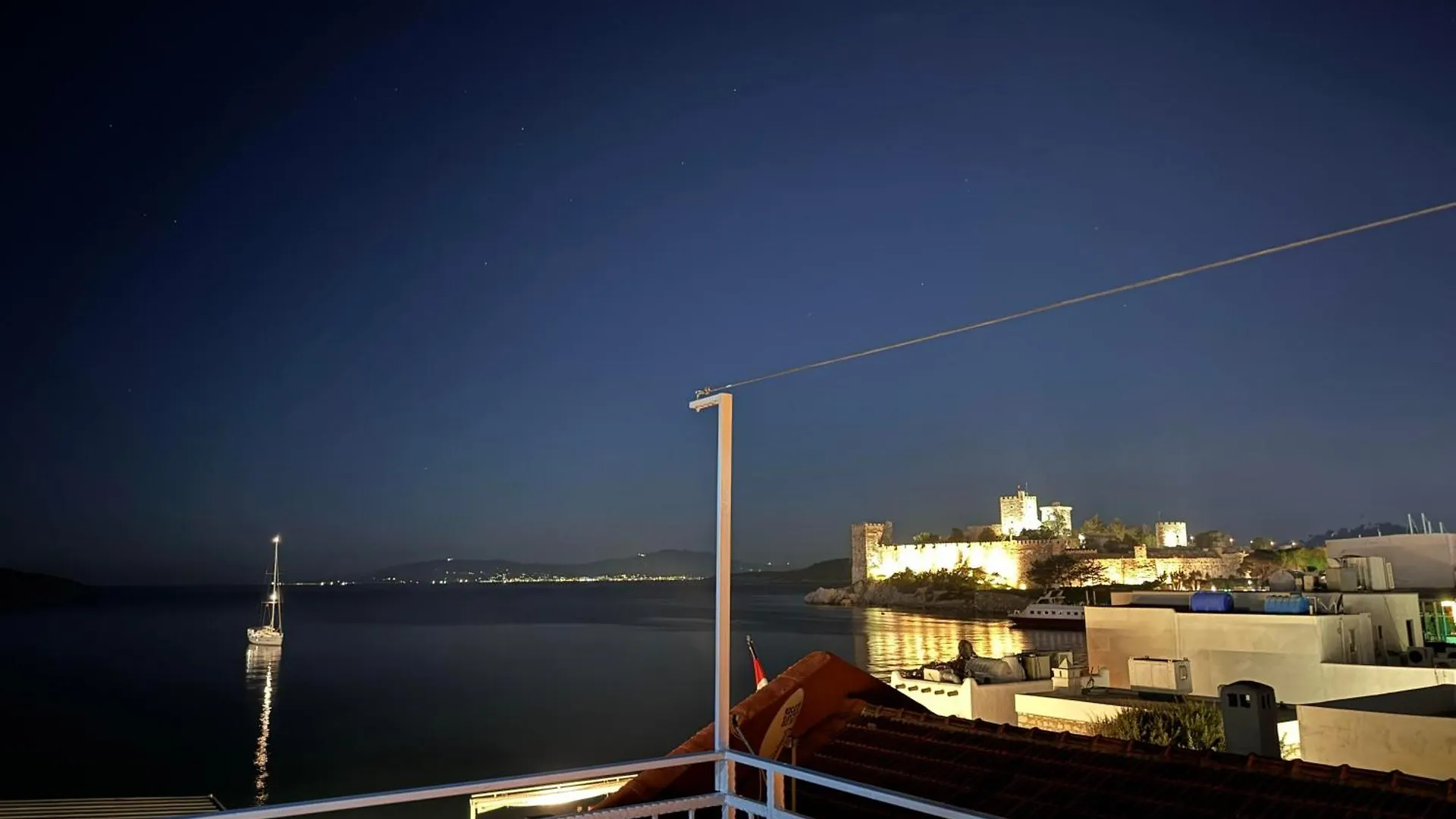 White And Blue Bodrum Bed & Breakfast